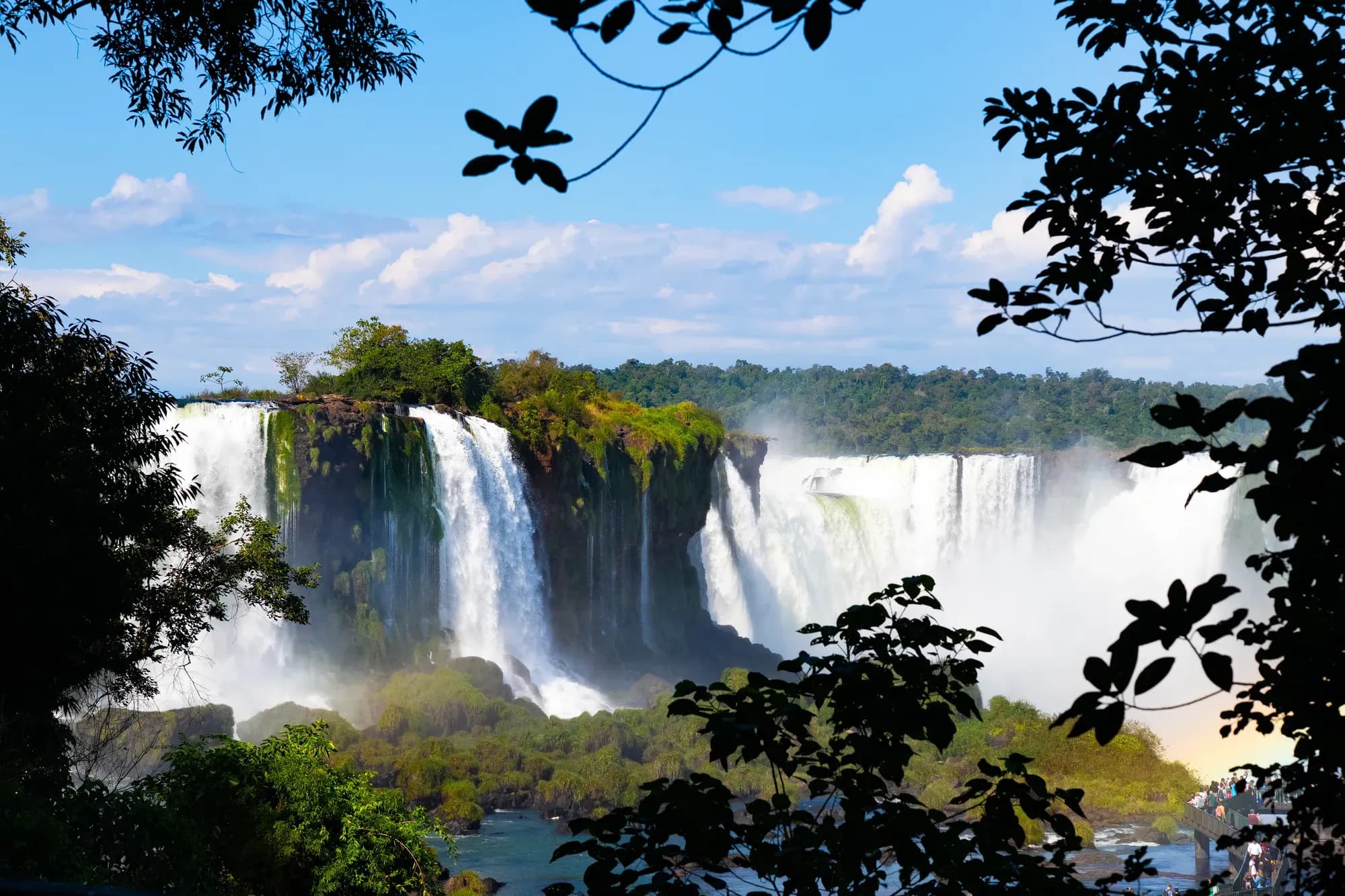 Iguazú — Still & Trail